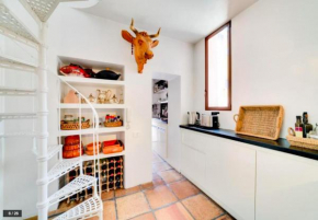 Luxury art apartment in Trastevere with terrace